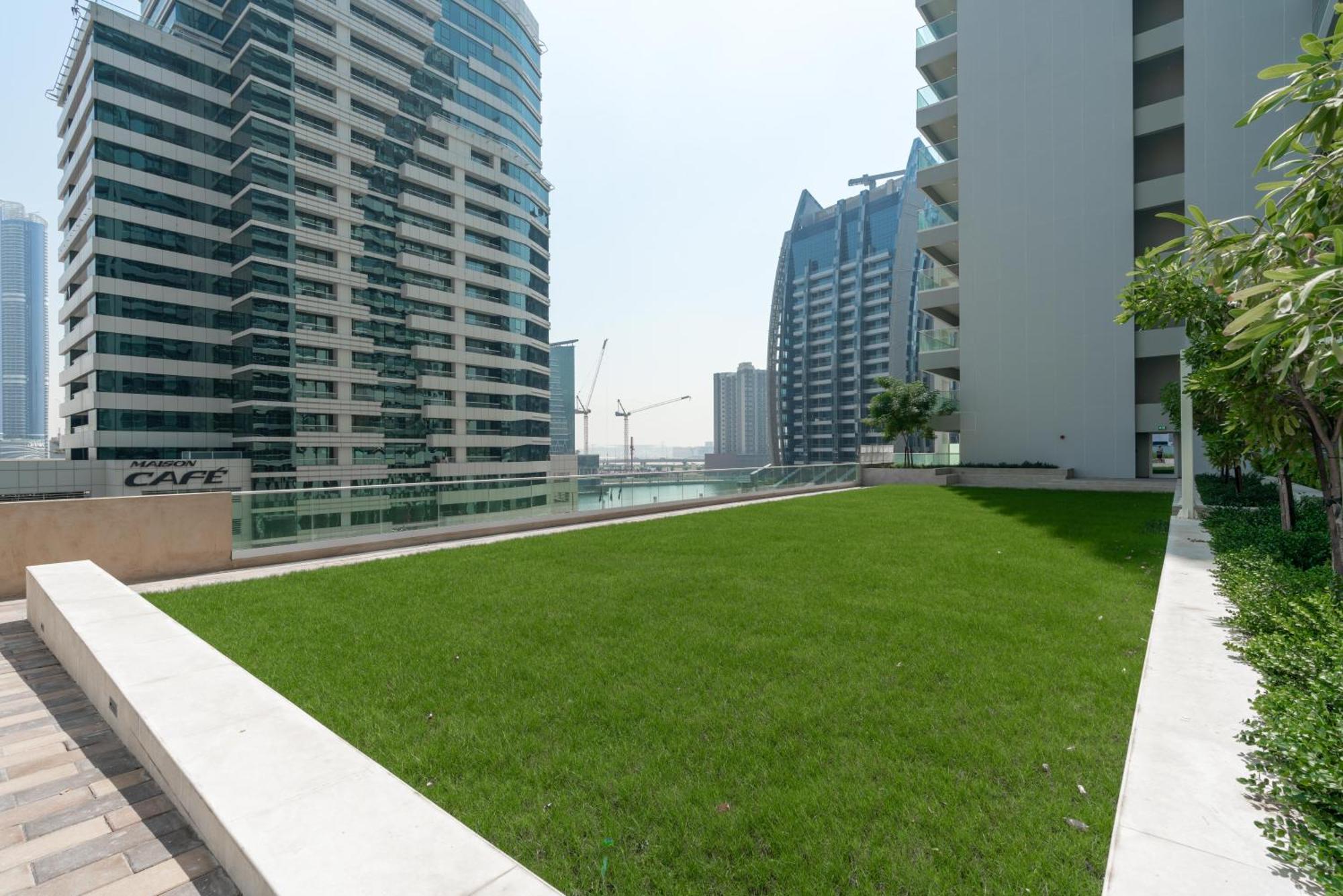 Delightful 2Br Apartment At Reva Residences Dubai Exterior foto